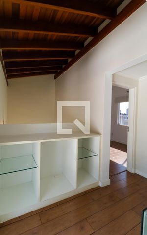 Casa à venda com 380m², 3 quartos e 8 vagas Casa à venda com 380m², 3 quartos e 8 vagasCorredor
