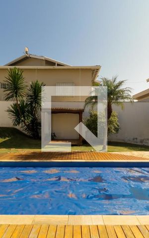 Casa à venda com 380m², 3 quartos e 8 vagas Casa à venda com 380m², 3 quartos e 8 vagasQuintal