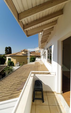 Casa à venda com 380m², 3 quartos e 8 vagas Casa à venda com 380m², 3 quartos e 8 vagasSacada da Suíte 02
