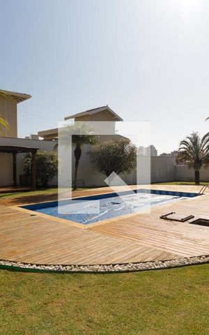 Casa à venda com 380m², 3 quartos e 8 vagas Casa à venda com 380m², 3 quartos e 8 vagasQuintal