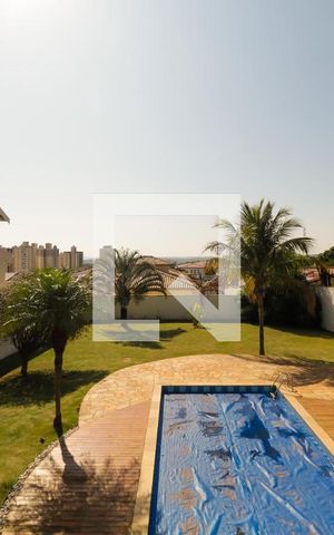 Casa à venda com 380m², 3 quartos e 8 vagas Casa à venda com 380m², 3 quartos e 8 vagasVista da Salas