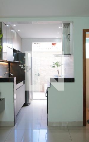 Casa para alugar com 76m², 2 quartos e 1 vagaSala