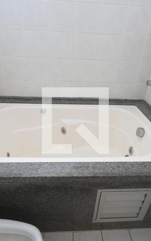 Apartamento à venda com 80m², 3 quartos e 1 vaga Apartamento à venda com 80m², 3 quartos e 1 vagaBanheiro
