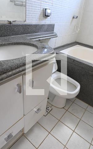 Apartamento à venda com 80m², 3 quartos e 1 vaga Apartamento à venda com 80m², 3 quartos e 1 vagaBanheiro