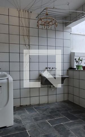 Casa à venda com 325m², 3 quartos e 2 vagas Casa à venda com 325m², 3 quartos e 2 vagasÁrea de Serviço