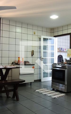 Casa à venda com 325m², 3 quartos e 2 vagasCozinha