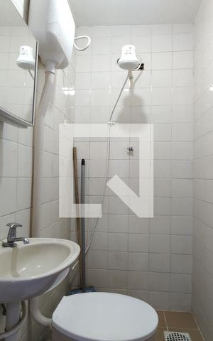 Casa à venda com 325m², 3 quartos e 2 vagas Casa à venda com 325m², 3 quartos e 2 vagasBanheiro de serviço