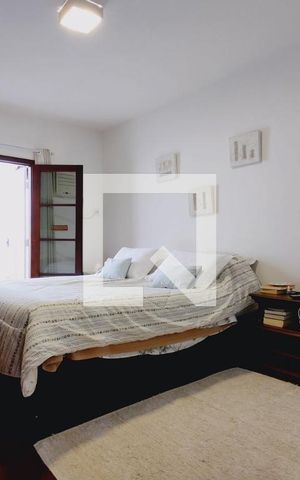 Casa à venda com 325m², 3 quartos e 2 vagas Casa à venda com 325m², 3 quartos e 2 vagasQuarto Suíte