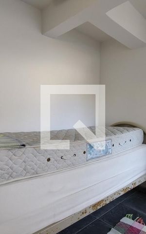 Casa à venda com 325m², 3 quartos e 2 vagas Casa à venda com 325m², 3 quartos e 2 vagasQuarto de Serviço