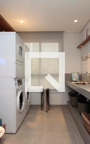 Studio à venda com 36m², 1 quarto e 1 vaga Studio à venda com 36m², 1 quarto e 1 vagaÁrea Comum - Lavanderia