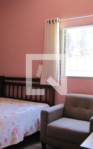 Casa à venda com 215m², 2 quartos e 2 vagasSuíte 2