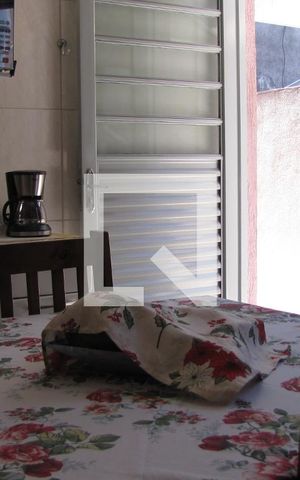 Casa à venda com 215m², 2 quartos e 2 vagasCozinha
