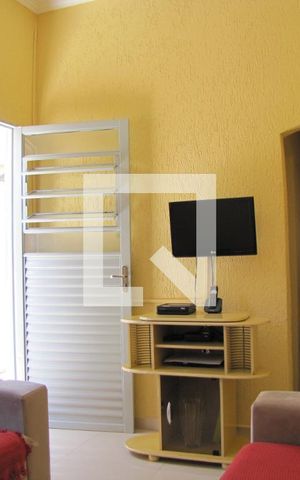 Casa à venda com 215m², 2 quartos e 2 vagasSala