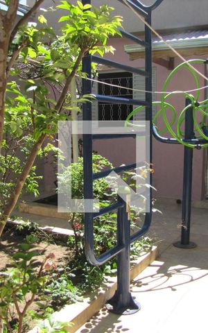 Casa à venda com 215m², 2 quartos e 2 vagasQuintal