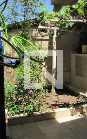 Casa à venda com 215m², 2 quartos e 2 vagasQuintal