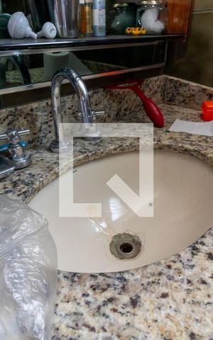 Casa à venda com 360m², 3 quartos e 8 vagas Casa à venda com 360m², 3 quartos e 8 vagasBanheiro