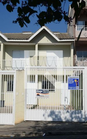 Casa para alugar com 80m², 2 quartos e 3 vagasFachada
