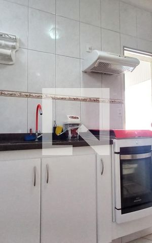 Casa à venda com 170m², 4 quartos e 1 vaga Casa à venda com 170m², 4 quartos e 1 vagaCozinha