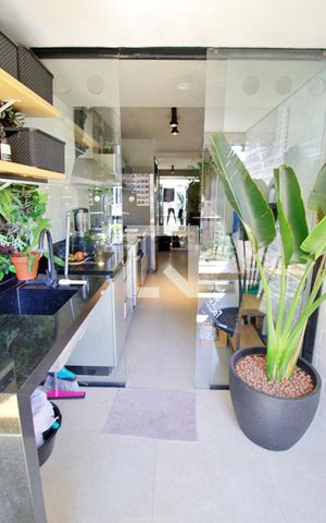 Apartamento à venda com 70m², 2 quartos e 1 vaga Apartamento à venda com 70m², 2 quartos e 1 vagaÁrea de Serviço