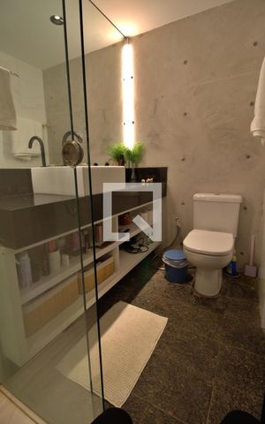 Apartamento à venda com 70m², 2 quartos e 1 vaga Apartamento à venda com 70m², 2 quartos e 1 vagaBanheiro