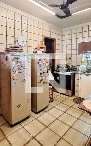 Casa à venda com 556m², 3 quartos e 2 vagas Casa à venda com 556m², 3 quartos e 2 vagasCozinha