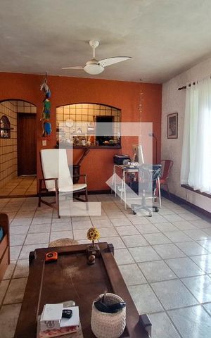 Casa à venda com 556m², 3 quartos e 2 vagas Casa à venda com 556m², 3 quartos e 2 vagasSala