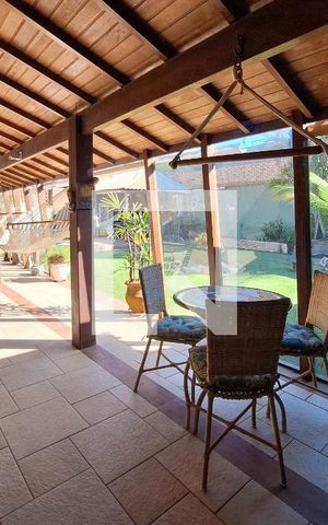 Casa à venda com 556m², 3 quartos e 2 vagas Casa à venda com 556m², 3 quartos e 2 vagasVaranda
