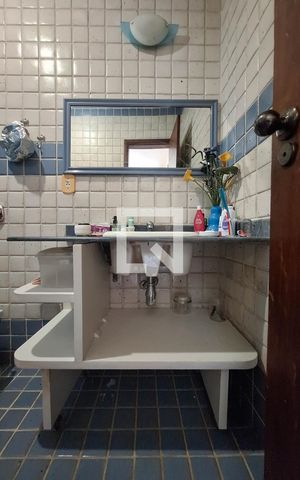 Casa à venda com 556m², 3 quartos e 2 vagas Casa à venda com 556m², 3 quartos e 2 vagasBanheiro da Suíte 2