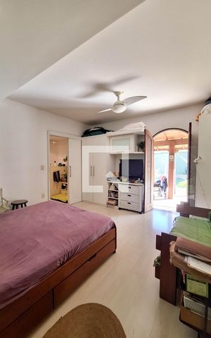 Casa à venda com 556m², 3 quartos e 2 vagas Casa à venda com 556m², 3 quartos e 2 vagasSuíte 3