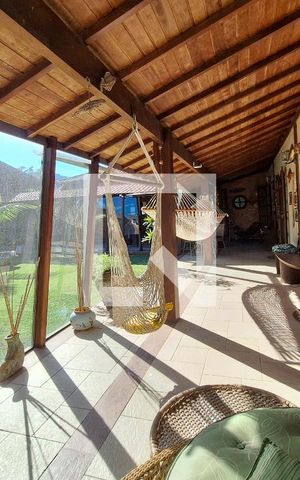 Casa à venda com 556m², 3 quartos e 2 vagas Casa à venda com 556m², 3 quartos e 2 vagasVaranda