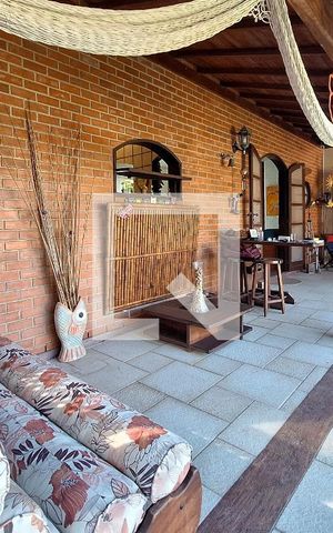 Casa à venda com 556m², 3 quartos e 2 vagas Casa à venda com 556m², 3 quartos e 2 vagasVaranda
