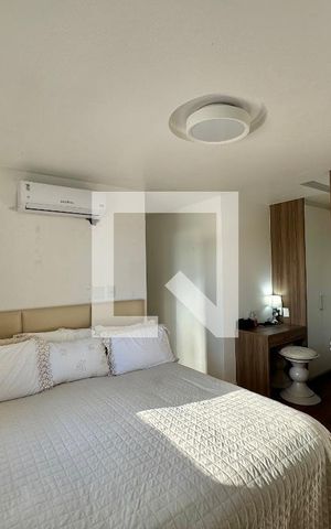 Apartamento à venda com 318m², 5 quartos e 4 vagas Apartamento à venda com 318m², 5 quartos e 4 vagasSuíte 1