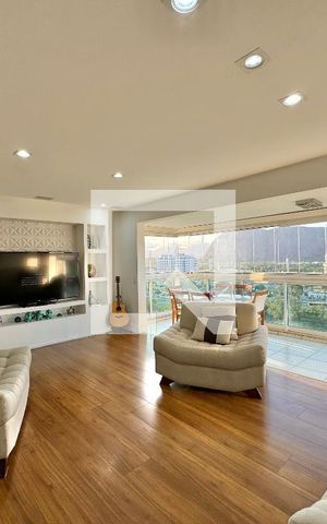 Apartamento à venda com 318m², 5 quartos e 4 vagas Apartamento à venda com 318m², 5 quartos e 4 vagasSala