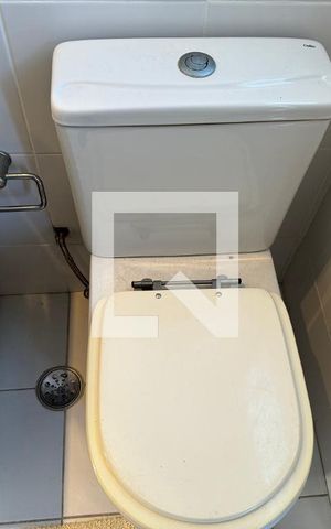 Apartamento à venda com 318m², 5 quartos e 4 vagas Apartamento à venda com 318m², 5 quartos e 4 vagasBanheiro Segundo Andar