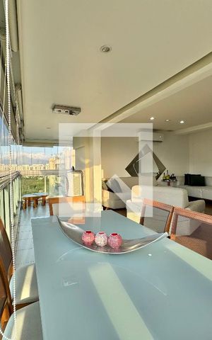 Apartamento à venda com 318m², 5 quartos e 4 vagas Apartamento à venda com 318m², 5 quartos e 4 vagasVaranda