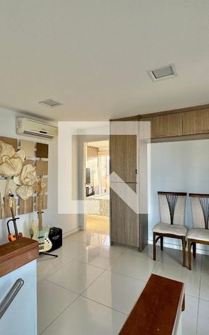 Apartamento à venda com 318m², 5 quartos e 4 vagas Apartamento à venda com 318m², 5 quartos e 4 vagasSala (Cobertura)