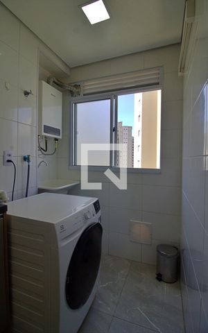 Apartamento à venda com 44m², 2 quartos e 1 vaga Apartamento à venda com 44m², 2 quartos e 1 vagaÁrea de Serviço