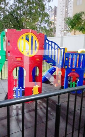 Apartamento à venda com 44m², 2 quartos e 1 vaga Apartamento à venda com 44m², 2 quartos e 1 vagaÁrea comum - Playground