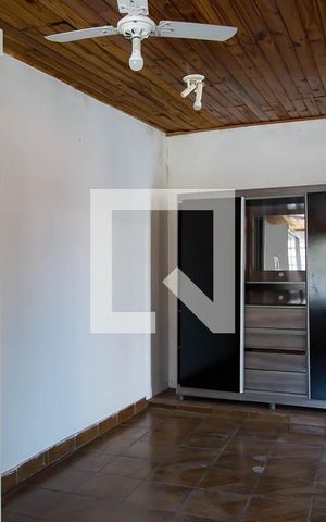Casa à venda com 300m², 3 quartos e 4 vagas Casa à venda com 300m², 3 quartos e 4 vagasQuarto Superior da Edícula