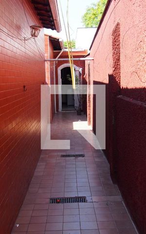 Casa à venda com 220m², 3 quartos e 2 vagasQuintal