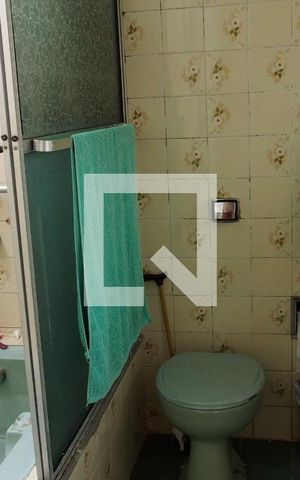 Casa à venda com 220m², 3 quartos e 2 vagasBanheiro da Suíte