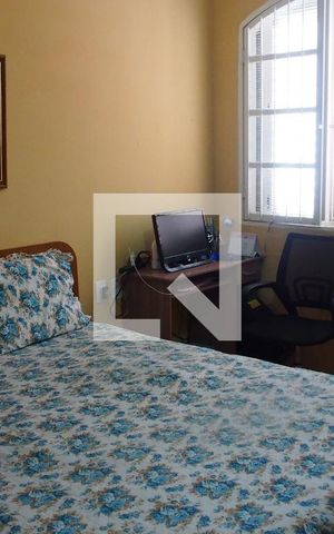 Casa à venda com 220m², 3 quartos e 2 vagasSuíte