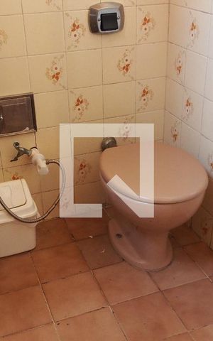 Casa à venda com 220m², 3 quartos e 2 vagasBanheiro