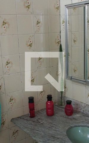 Casa à venda com 220m², 3 quartos e 2 vagasBanheiro da Suíte