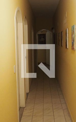 Casa à venda com 220m², 3 quartos e 2 vagasHall