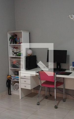 Casa à venda com 220m², 3 quartos e 2 vagasSala/Quarto 1