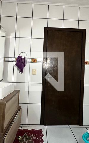 Casa à venda com 92m², 3 quartos e 2 vagasBanheiro