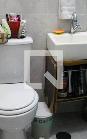 Casa à venda com 240m², 3 quartos e 3 vagasBanheiro da Suíte