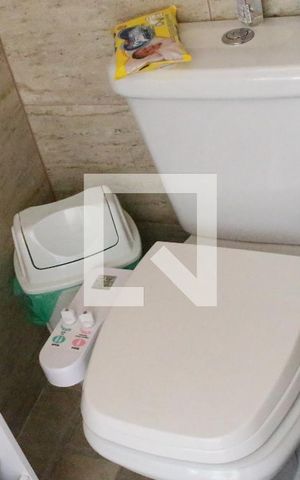 Casa à venda com 240m², 3 quartos e 3 vagasEdicula - Banheiro