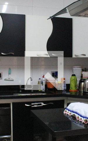 Casa à venda com 240m², 3 quartos e 3 vagasCozinha